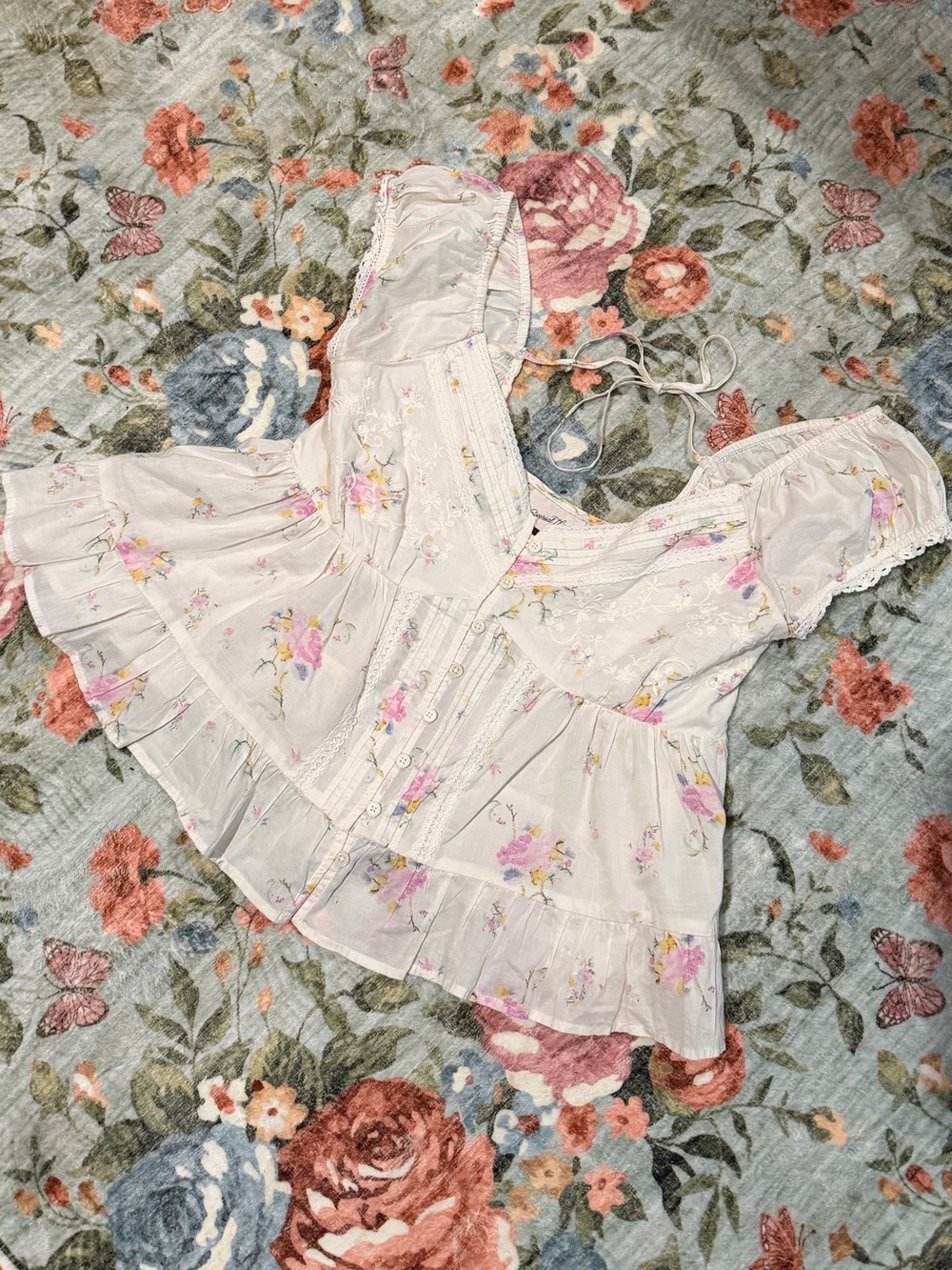 Universal Thread White Floral Lace-Trim Peplum Camisole